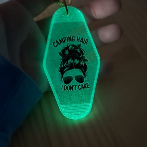 Camping Hair Keychain Glow In The Dark - Picture 3 of 3